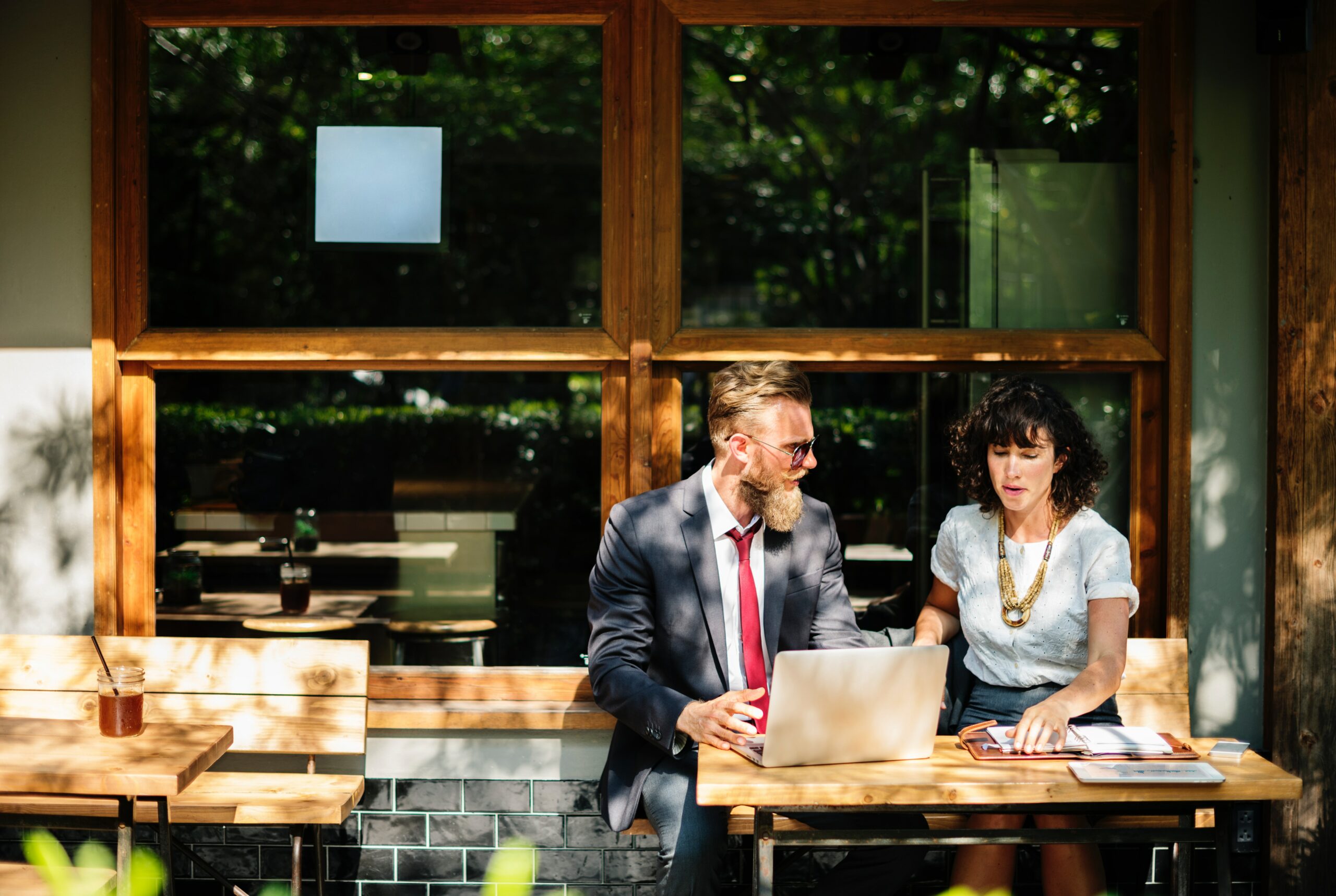 How to Identify & Hire Excellent Employees